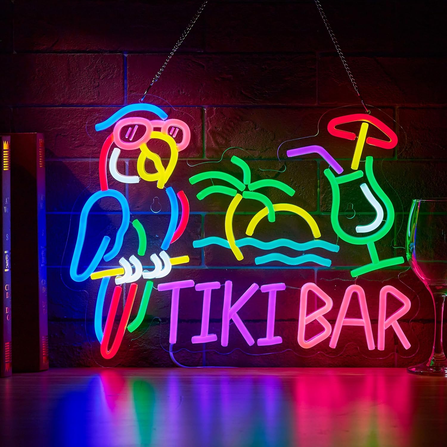 Beer & Wine Downtown - لافتة نيون على شكل ببغاء وشجرة